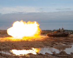 Вогонь прямою наводкою: ЗСУ відбили штурми росіян під Кураховим і спалили бронетехніку (відео)