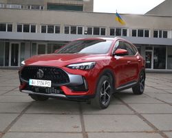 В спортивном стиле: тест-драйв нового кроссовера MG HS