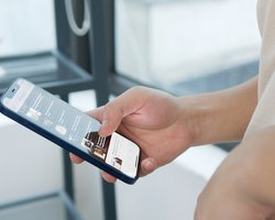 Потроху повертається: частина абонентів "Київстар" після кібератаки знову зі зв'язком (фото)