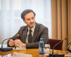 "Поведение наркоманов": МИД ответил на позицию Орбана и Фицо по нефти РФ