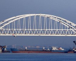 Россия баррикадирует Керченский пролив: в ВСУ раскрыли "побочный эффект" этого плана (видео)