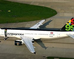 Крушение самолета в Ливии: видео с выжившим мальчиком 