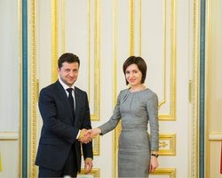 Премьер Молдовы поздравила Зеленского с победой "Слуги народа" на выборах