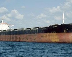 На захваченной пиратами  "Ариане" все-таки есть девочка-подросток