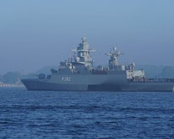 "По-прежнему уязвимы": РФ тщетно пытается спрятать свои корабли в Черном море, — разведка Британии