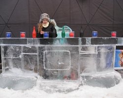 Во Львове построили ледяной дом в стиле Евро-2012