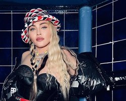 "Я молюсь": Мадонна поддержала украинских детей, которые страдают от войны (видео)