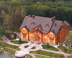 Межигорье официально сменило владельца, озвучена сумма сделки