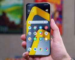 Швидкий телефон з чудовим дисплеєм: яка модель Xiaomi популярна в Україні (фото)