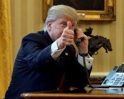 Дональд Трамп поздравил Зеленского с победой, – СМИ