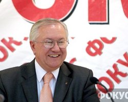 Оппозиция требует от Януковича сменить состав ЦИК