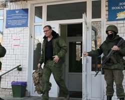 "Идут воевать против украинцев": в оккупированном Бердянске мужчин принудительно мобилизовали в ВС РФ (видео)