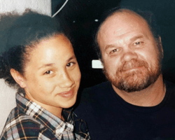 "Бореться за життя": батько Меган Маркл у реанімації після термінової операції