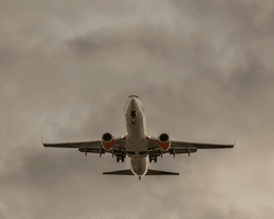 Boeing и Airbus не будут поставлять запчасти и обслуживать самолеты в РФ