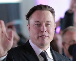 Все ще за Україну: Ілон Маск відповів Зеленському на опитування у Twitter