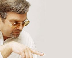 КС стал похож на пропащую женщину, - политолог