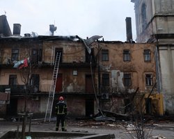 Российский удар по центру Львова разрушил жилье бренд-дизайнера ВСУ (фото)