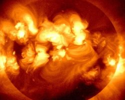 На солнце сняли необычную вспышку (видео)