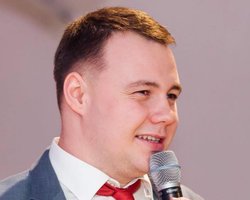 "Стыдно за нашу с вами работу": депутат горсовета сломал позвоночник из-за гололеда в Киеве