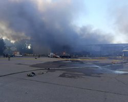 Войска РФ обстреляли ТЦ в Кременчуге: погибли 2 человека, еще 20 ранены (фото)