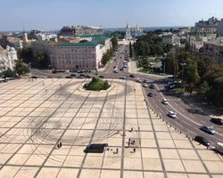 Зйомки до Дня незалежності чи реклама Red Bull? Що відомо про дрифт на Софіївській площі