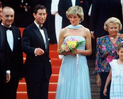 Королева красной дорожки: как принцесса Диана произвела фурор в Каннах (фото, видео)