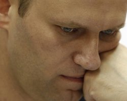 Навальный требует продолжения схватки с кандидатом Путина - Reuters