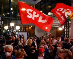 Выборы в Германии: провал партии Меркель, триумф социал-демократов, у националистов 10% голосов