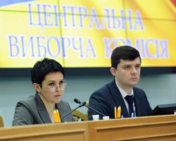 ЦИК зарегистрировала 430 кандидатов в народные депутаты от "Батькивщины" и "Оппозиционного блока"