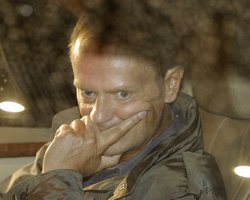 Премьер Польши считает, что Качиньский своими заявлениями о Смоленской трагедии уничтожает страну