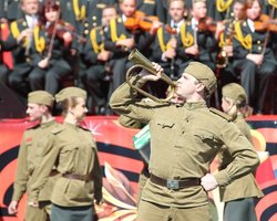 Рада проголосовала за бесплатный показ фильмов о войне в День Победы