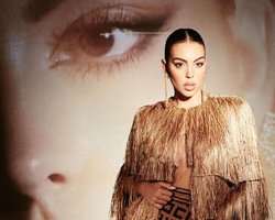 Джорджина Родригес вышла на красную дорожку Каннского кинофестиваля в золотом платье