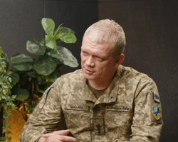 "Кожен має служити": офіцер ТрО назвав вивезення батьками юнаків віком близько 16-17 років за кордон "втечею"