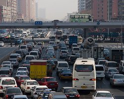  Автомобильный номер в Шанхае стоит дороже машины, - СМИ