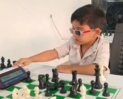 Трехлетний мальчик из Индии стал самым молодым в мире игроком в шахматы, достигшим официального рейтинга