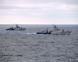 Боеспособность ЧФ снизилась: разведка Британии показала последствия ударов по Крыму (фото)