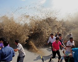 Число жертв наводнений на Филиппинах превысило 900 человек