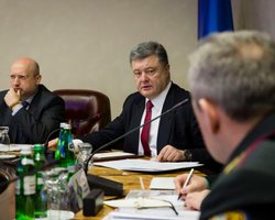 Порошенко: В Украине будет мир или военное положение