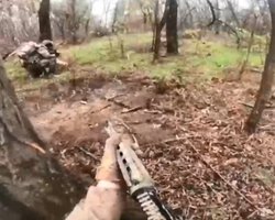 Пробираются сквозь чащу: морпехи показали, как останавливают россиян под Крынками на Херсонщине (видео)