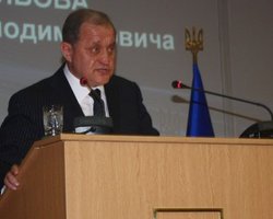 Глава МВД Могилев живет на зарплату, но ездит на Lexus