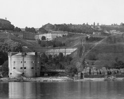 Крепость-водокачка над Днепром: история Набережного верка