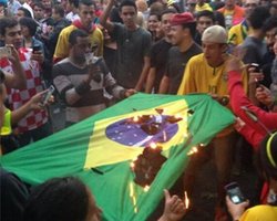 В Бразилии начались массовые беспорядки из-за проигрыша сборной