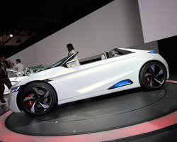 Honda представила концептуальный спортивный электрородстер