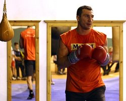 Команда Кличко хочет отсрочить бой с Поветкиным