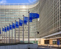 Зеленского не пригласили выступить на саммите ЕС вживую, чтобы не сердить Орбана, — Politico