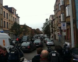 Возле Брюсселя полиция со стрельбой ловит исламистов