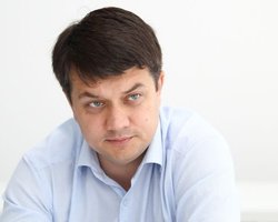 Разумков: Будем обсуждать особый статус русского языка на Донбассе