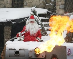 Собирают деньги на одежду новобранцам: россиян лишат новогодних торжеств (фото)