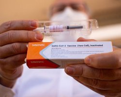 Доза китайской вакцины от коронавируса будет стоить около 500 грн