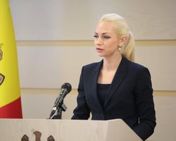 В аэропорту Кишинева задержали вице-председателя пророссийской партии "Шор" (видео)